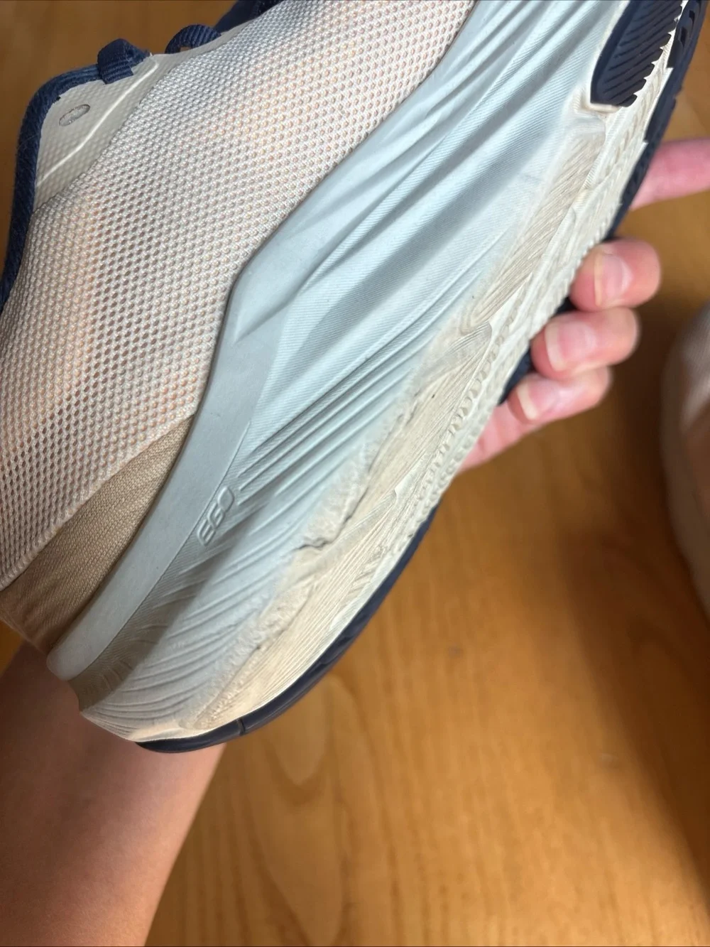 Altra Rivera 3 Running Shoes Sneakers Sand Yellow Navy Blue Road Womens Size 6